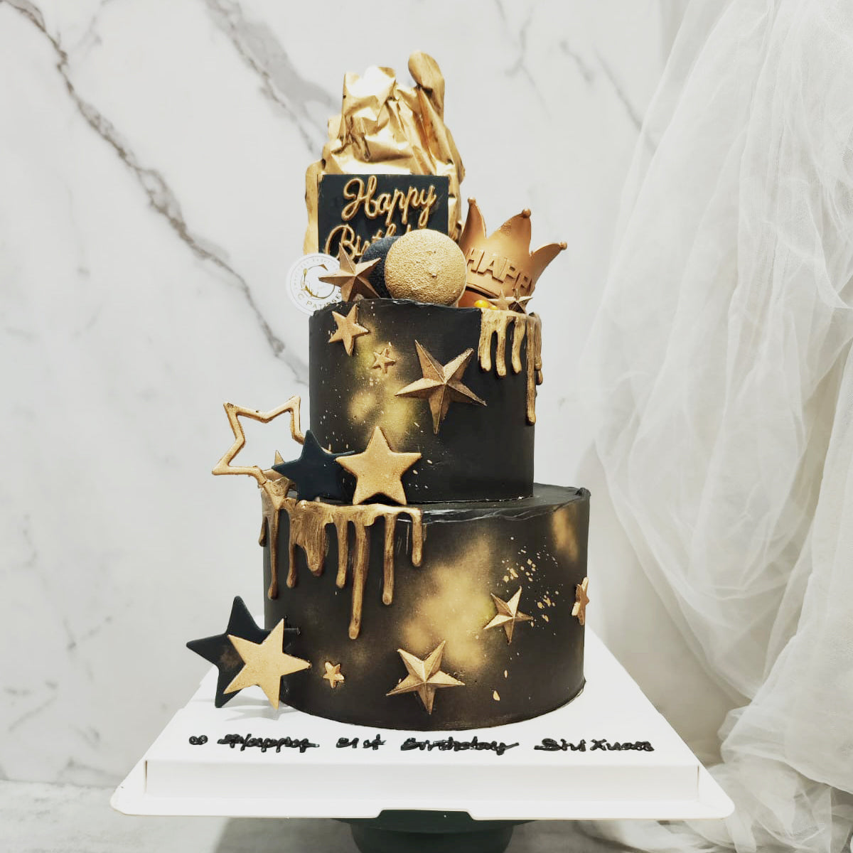 Black Gold Themed Cake: Midnight Majesty Cake