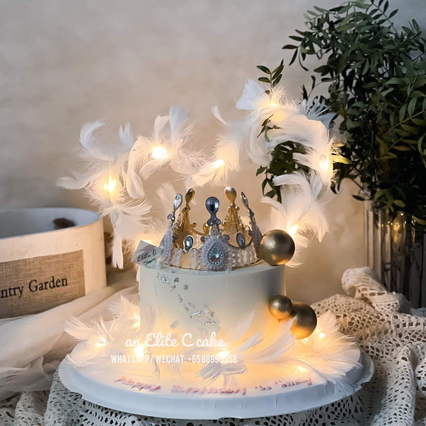 Crown Cake: Feather Heart Crown Cake