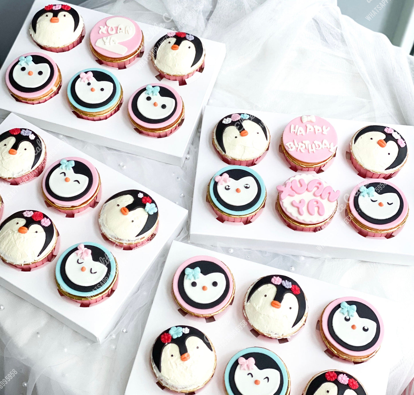 Pengiun (2D Handcrafted Topper)